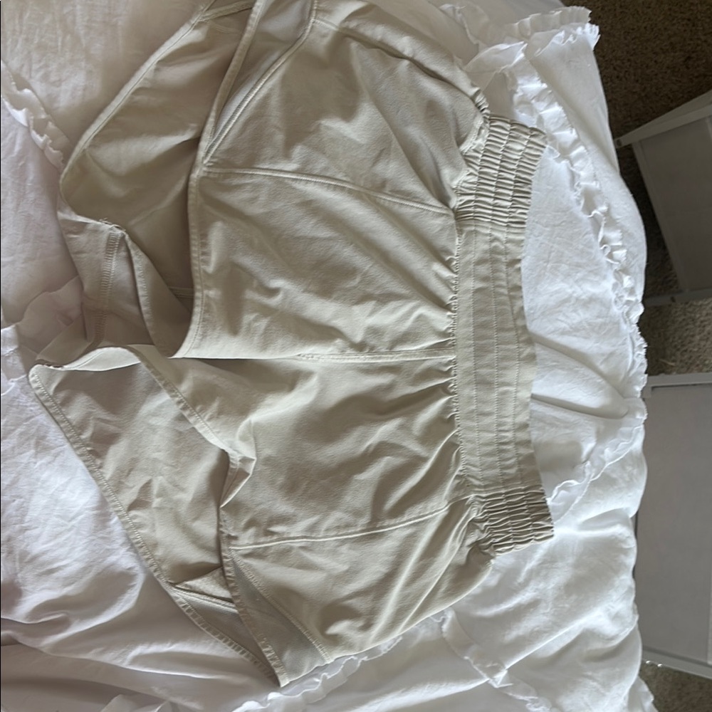Lululemon high rise hotty hot shorts